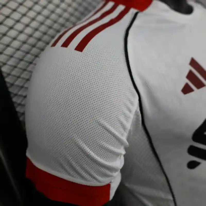Liverpool Visitante 2025/26